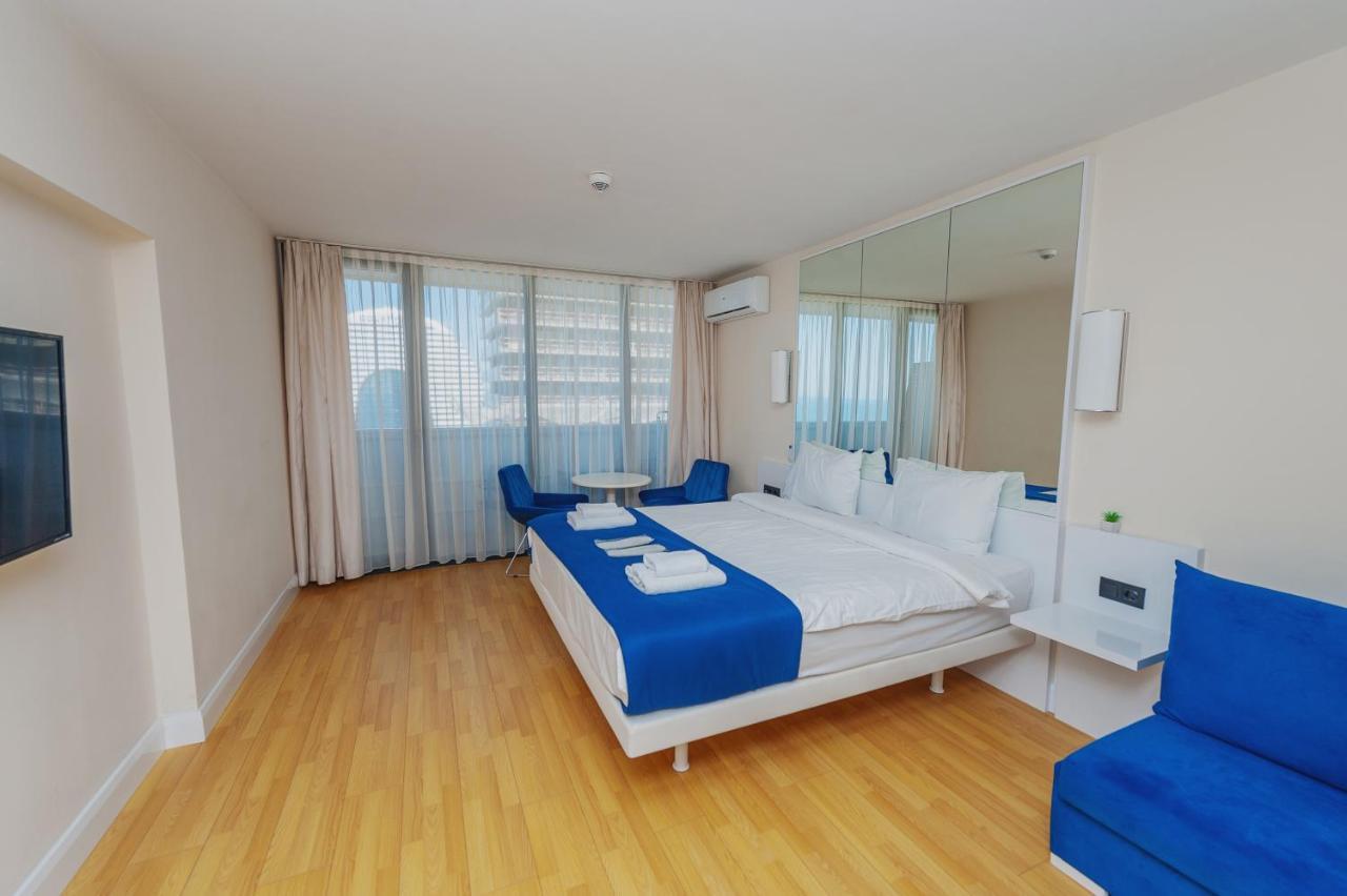Orbi City Center Sea View Aparthotel Batumi Exterior foto