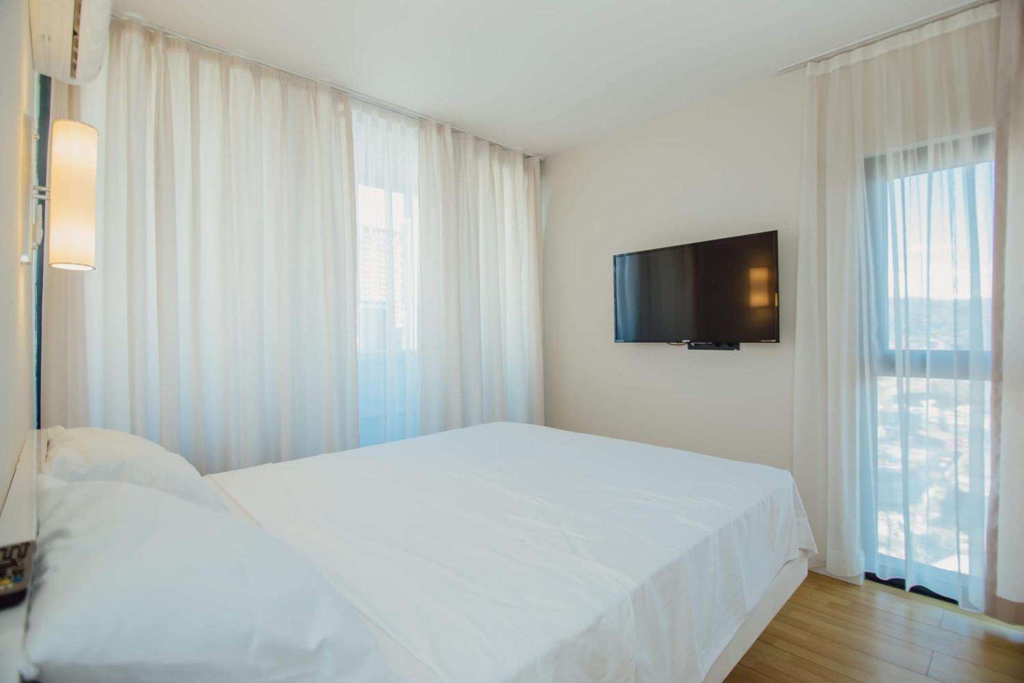 Orbi City Center Sea View Aparthotel Batumi Exterior foto