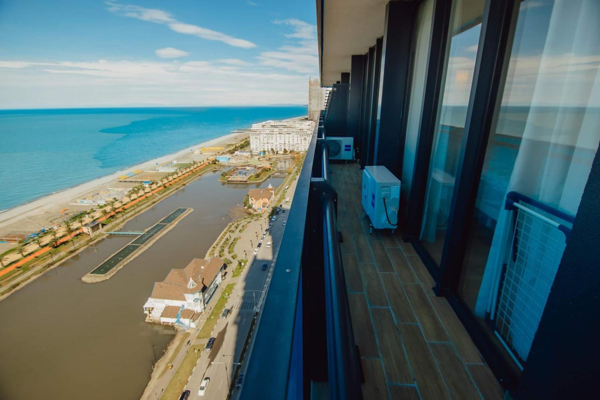 Orbi City Center Sea View Aparthotel Batumi Exterior foto